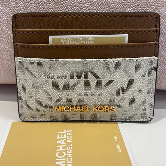 MICHAEL KORS
Leather Large Card Holder Case Wallet 
Vanilla MK Signature 
NWT - Picture 12 of 16